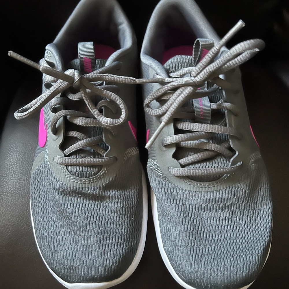 Nike Women's Flex Experience Run 9 Shoe in Ladies size 6 - Picture 2 of 5